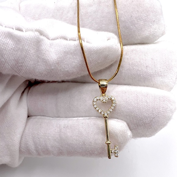 Gold Plating over Sterling Heart Key Cz Necklace - Picture 6 of 13
